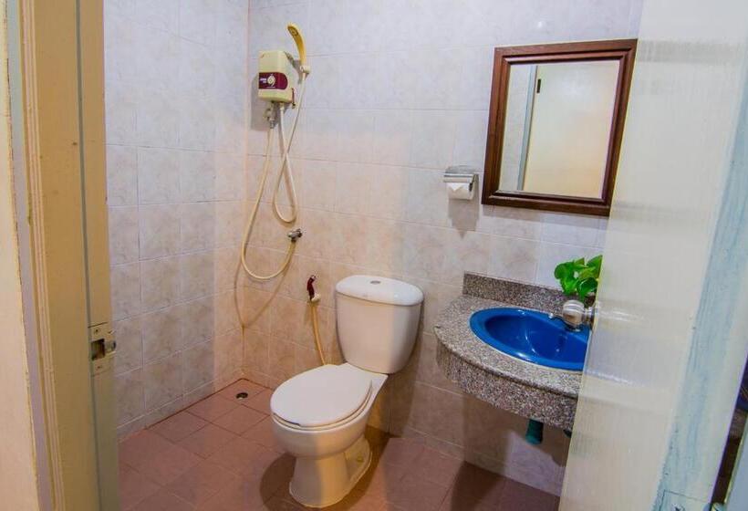 هتل Sutus Court 5