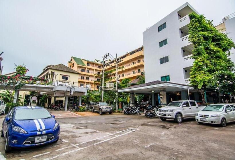 هتل Sutus Court 5