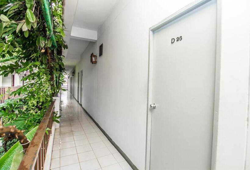 هتل Sutus Court 5