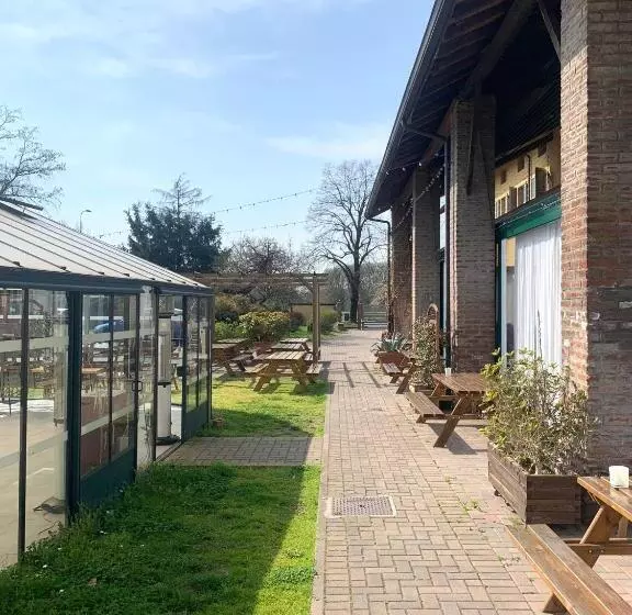 هاستل Cascina Bellaria