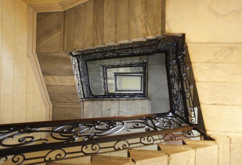 B&b Bonaparte Suites