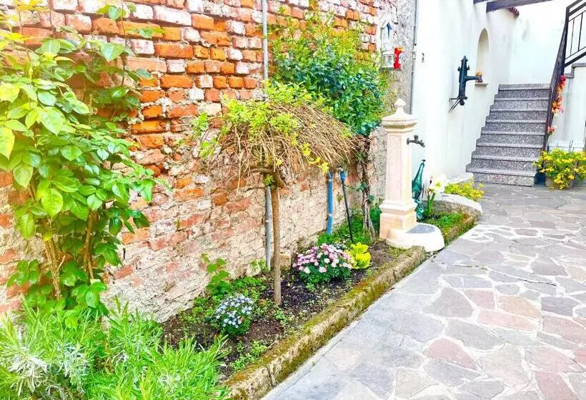 B&b Corte Sul Naviglio Cin I T 0 1 5 0 7 0 C 1 3 X U I L Q C V