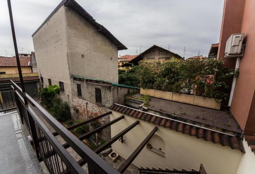 B&b Corte Sul Naviglio Cin I T 0 1 5 0 7 0 C 1 3 X U I L Q C V