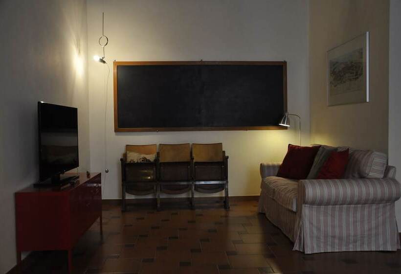 تختخواب و صبحانه La Darsena