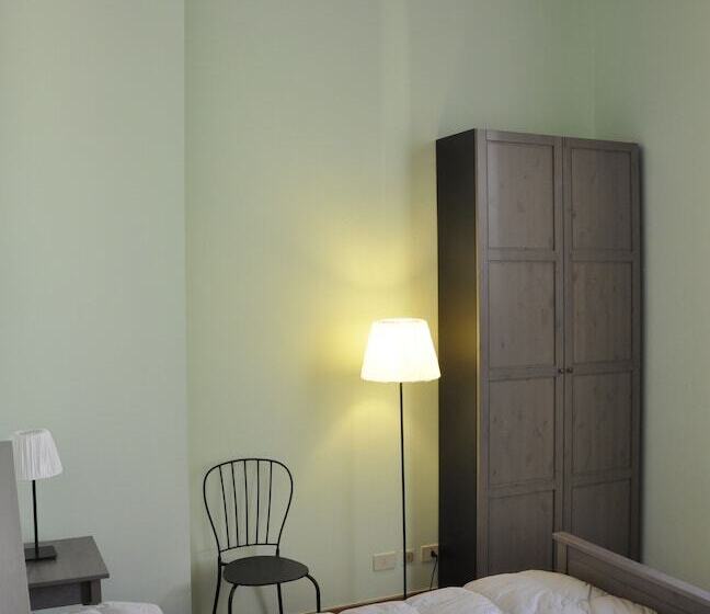 تختخواب و صبحانه La Darsena