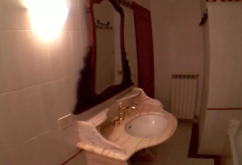 Aamiaismajoitus (B&B) Residenza Santa Maria In Borraccia
