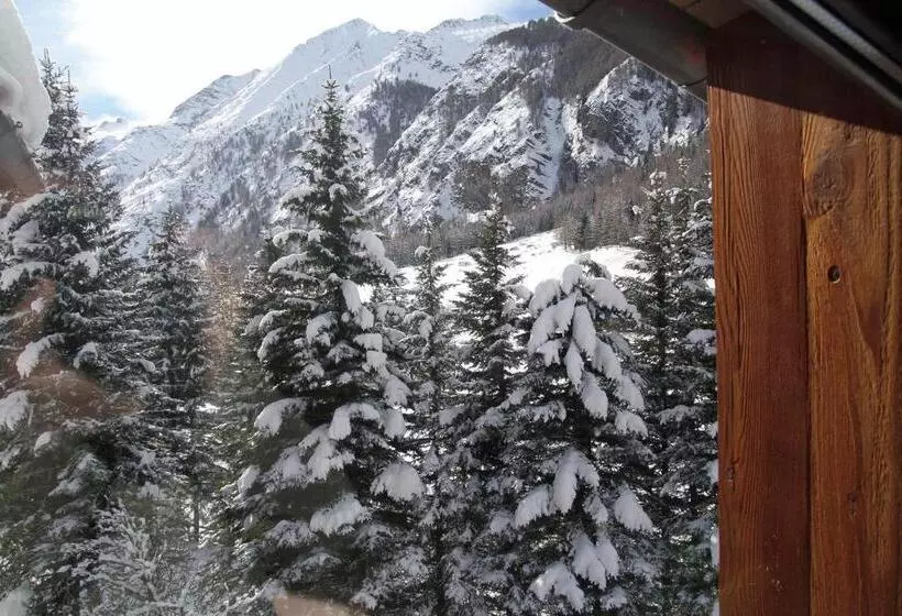 Hotelli Albergo Herbetet