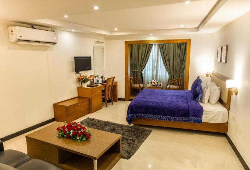 Hill Palace Hotel & Spa