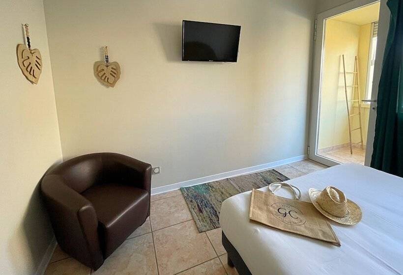 هتل Hôtel La Grande Conque