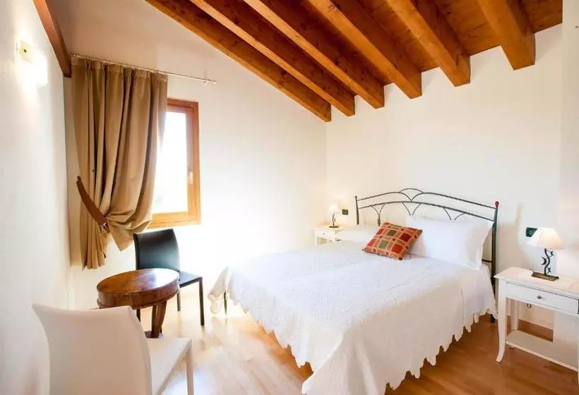 Aamiaismajoitus (B&B) Agriturismo Crocerone