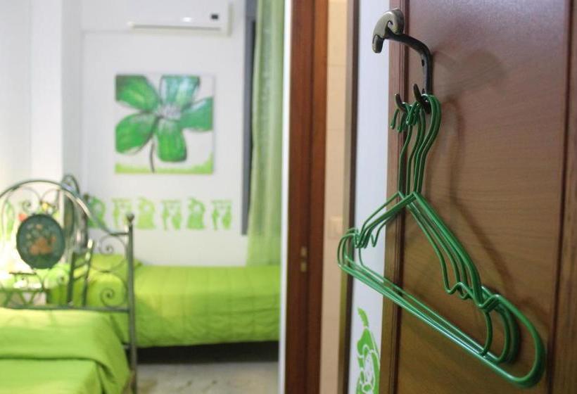 مبيت وإفطار Messina Break