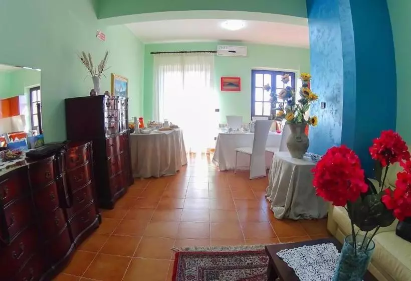 ベッドアンドブレックファースト Rosa Di Mare