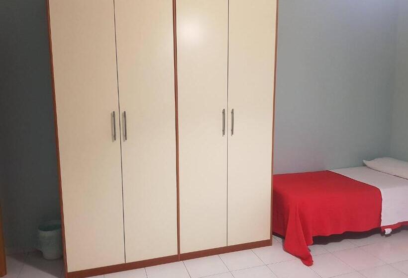 住宿加早餐  The Artists