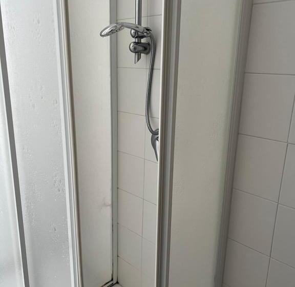 住宿加早餐  The Artists