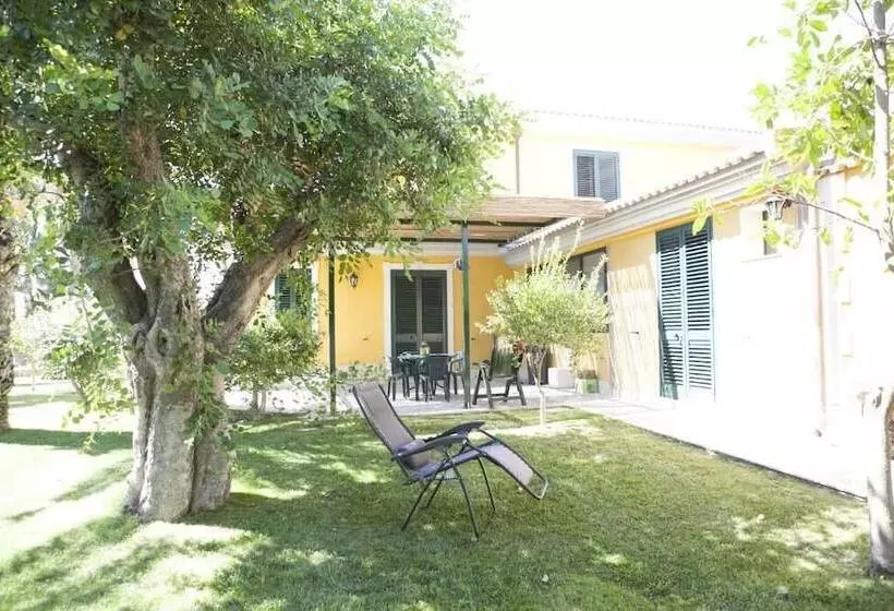 Aamiaismajoitus (B&B) Valleforno Country House Di Charme