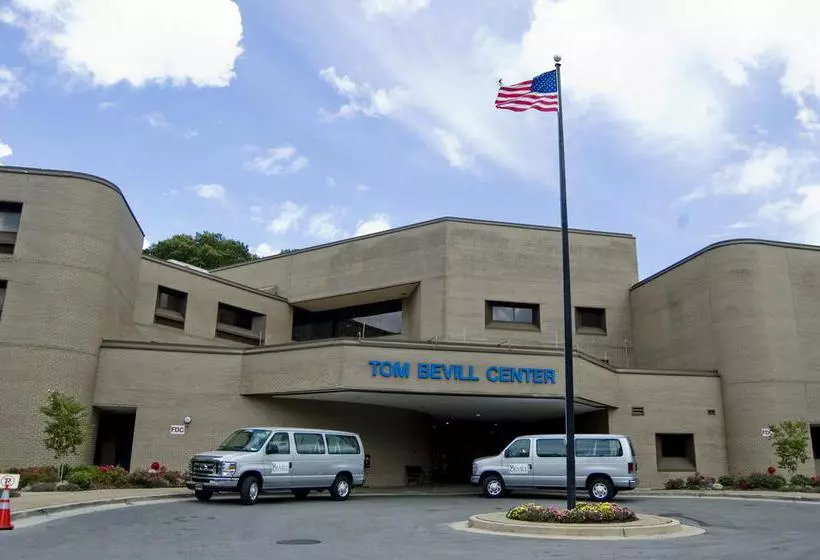هتل Bevill Conference Center &