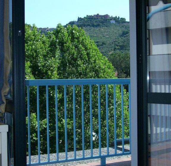 בית מלון כפרי Brennero E Varsavia