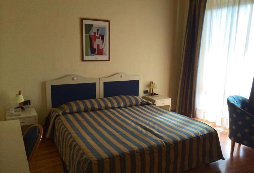 בית מלון כפרי Brennero E Varsavia