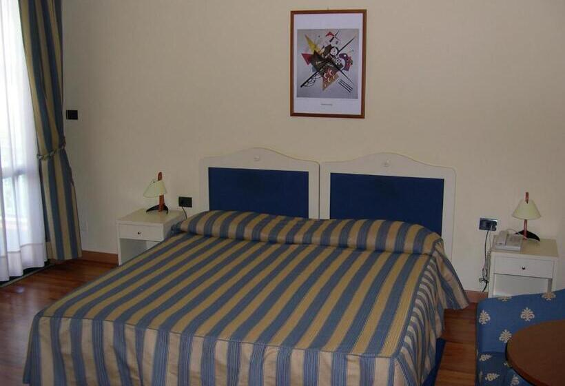 בית מלון כפרי Brennero E Varsavia