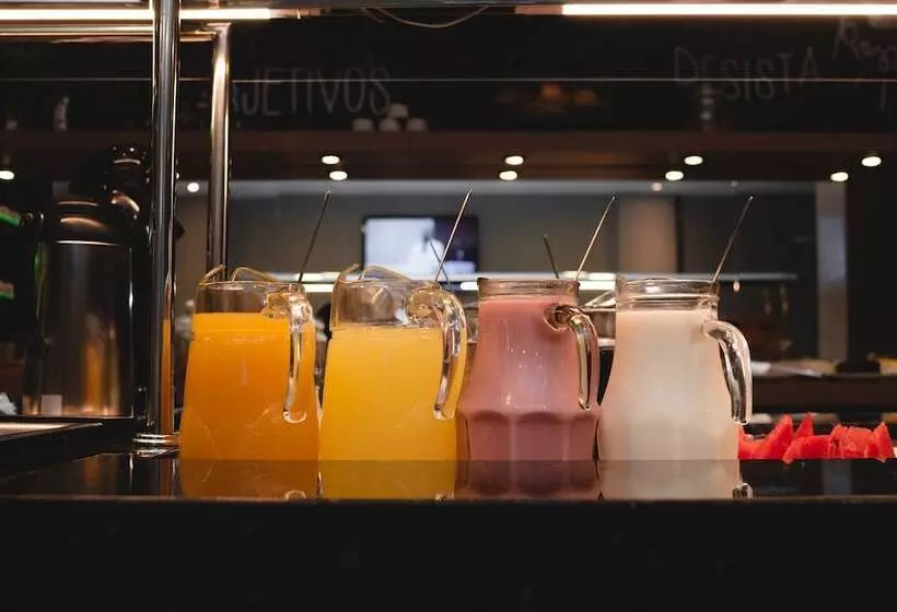 ホテル Geneviee Palace