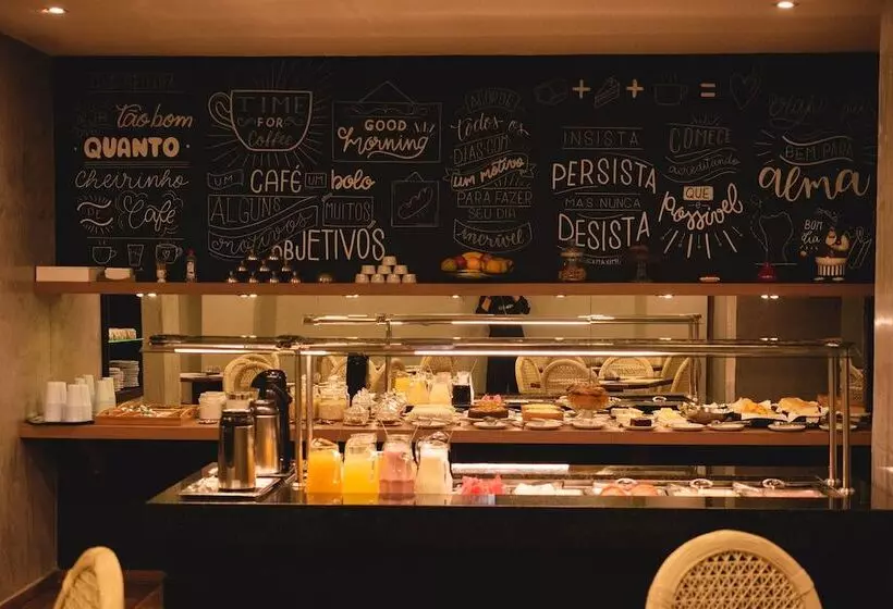 ホテル Geneviee Palace