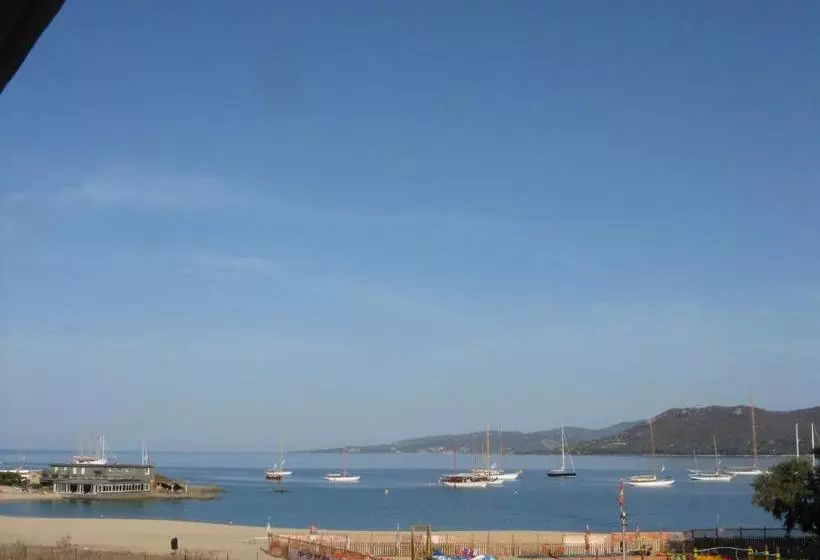 Hotelli Hôtel Beach