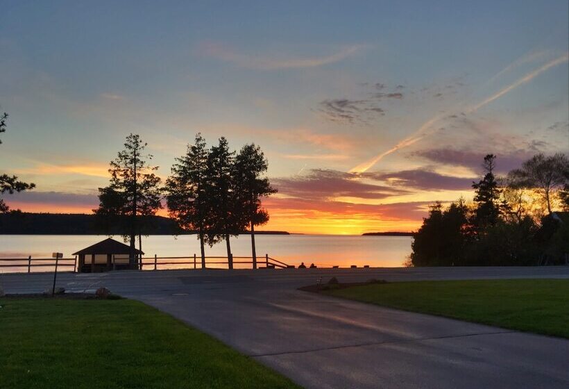 ホテル Pine Grove Resort