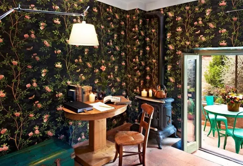 Aamiaismajoitus (B&B) Corte Della Maesta Antica Residenza