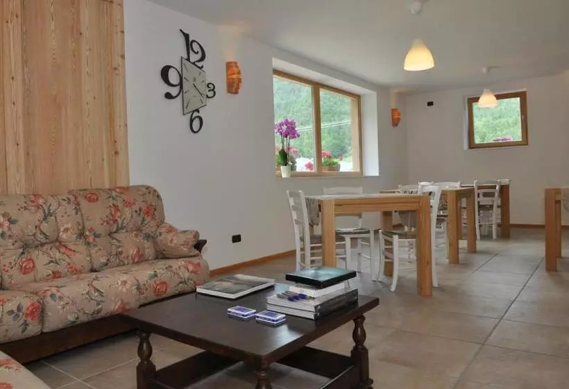 Aamiaismajoitus (B&B) Garnì Dal Mozat