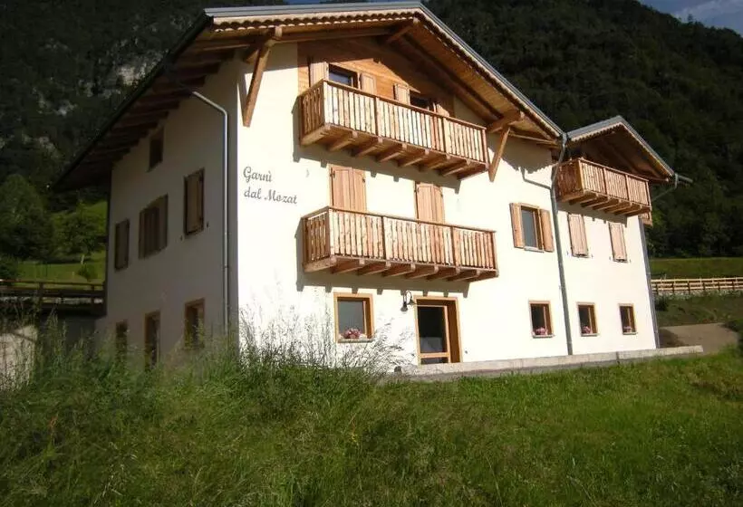 Aamiaismajoitus (B&B) Garnì Dal Mozat