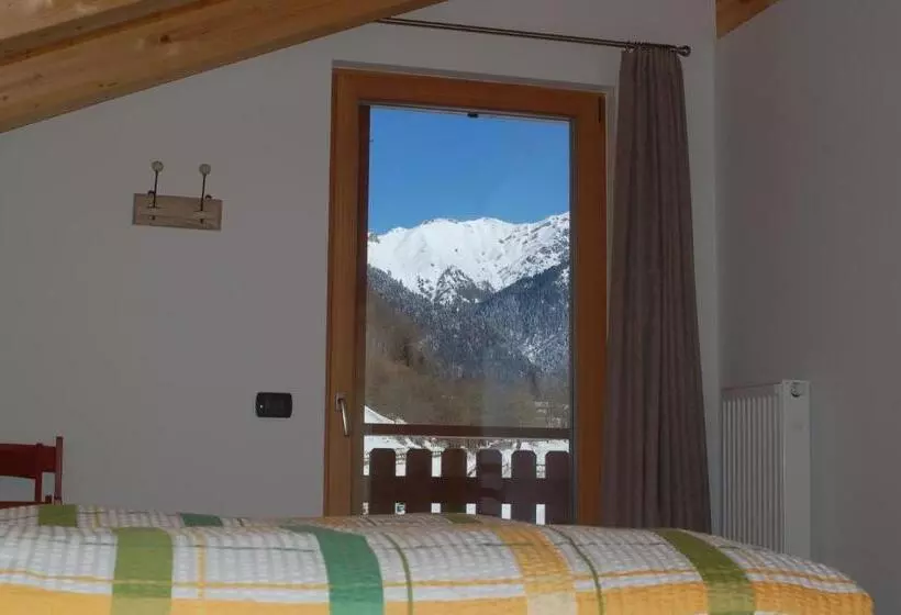 Aamiaismajoitus (B&B) Garnì Dal Mozat