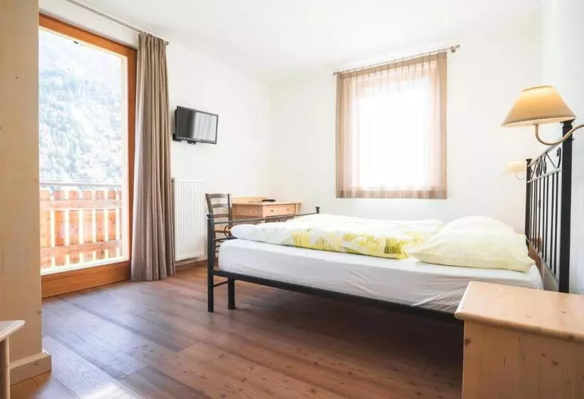 Aamiaismajoitus (B&B) Garnì Dal Mozat