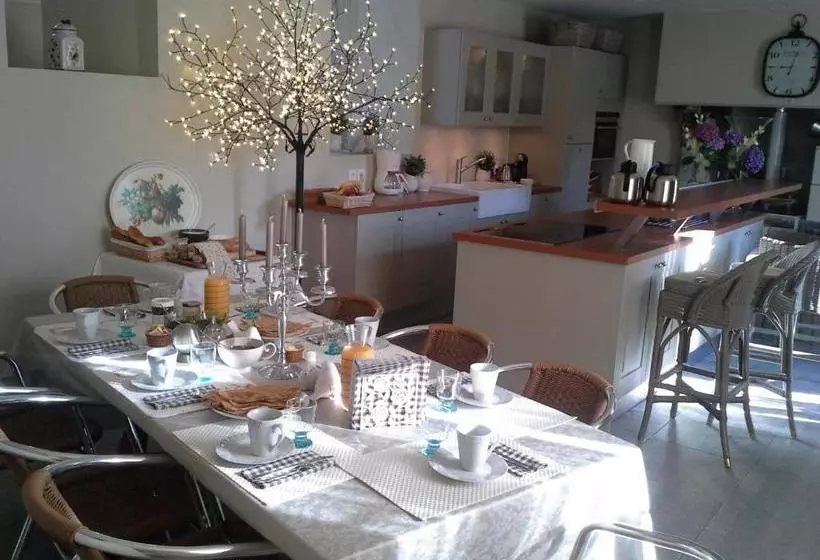 Aamiaismajoitus (B&B) Manoir Du Quengo