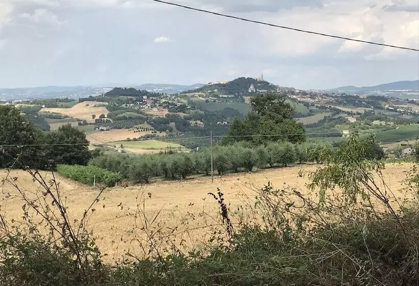 Aamiaismajoitus (B&B) Residenza Collefiorito