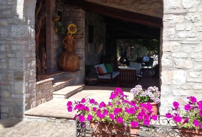 مبيت وإفطار Residenza Collefiorito