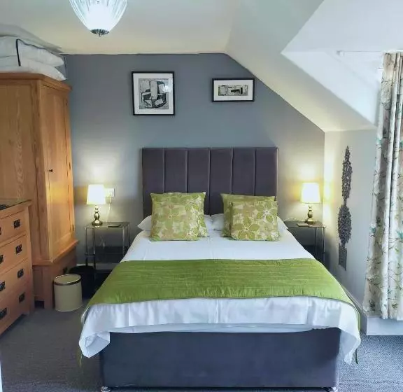 Aamiaismajoitus (B&B) The Groveside Guest House
