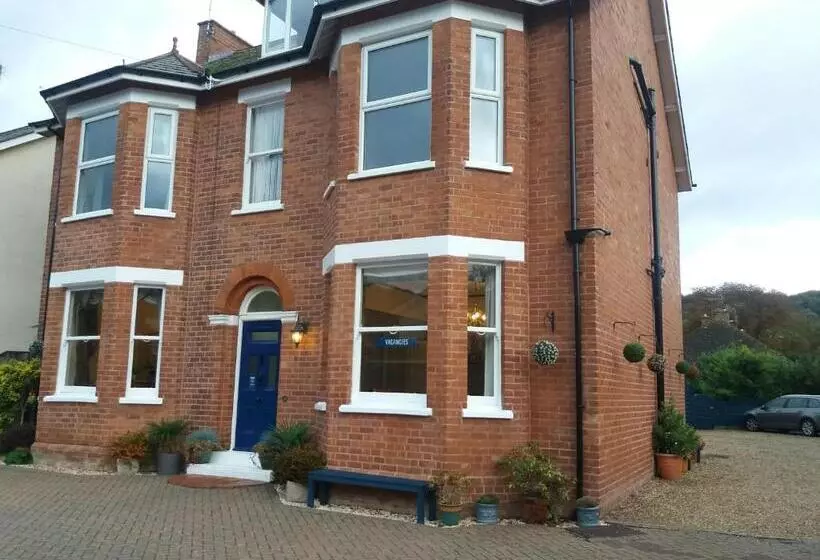 Aamiaismajoitus (B&B) The Groveside Guest House