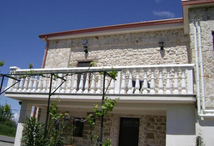 مبيت وإفطار The Wishing Well