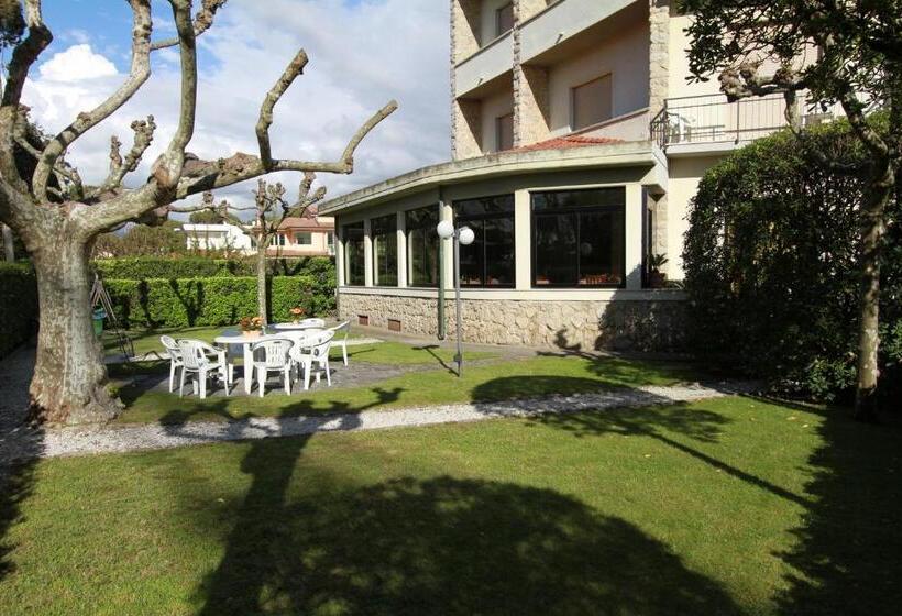 בית מלון כפרי Montecarlo