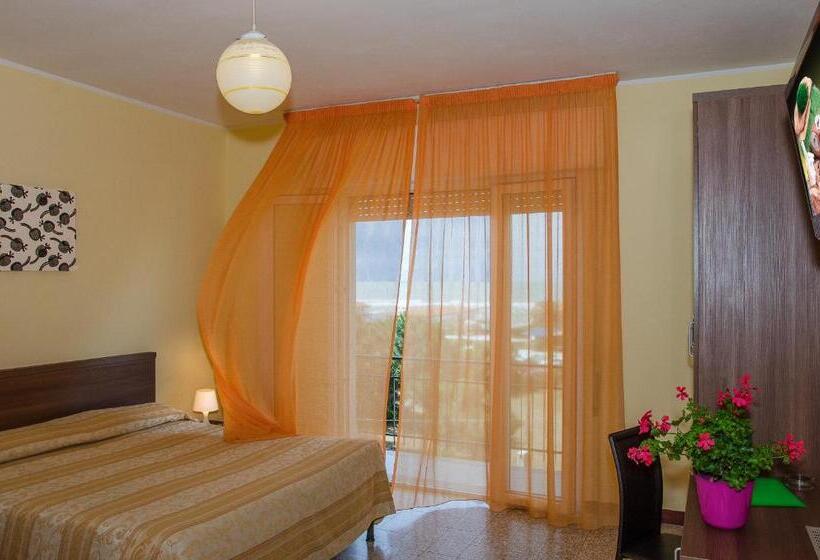 בית מלון כפרי Montecarlo