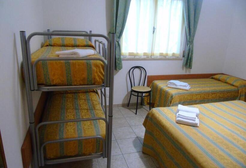 בית מלון כפרי Zeus Lido Di Classe Room Only