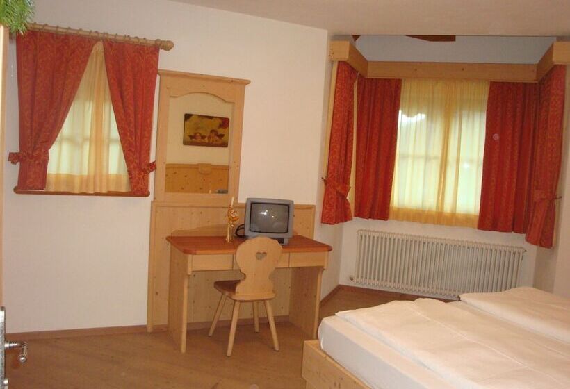 ベッドアンドブレックファースト Agritur Cornasest