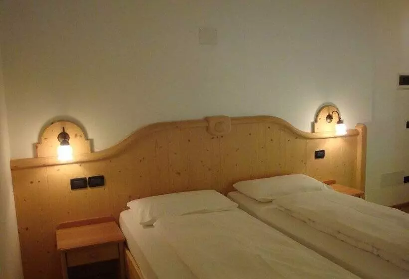 ベッドアンドブレックファースト Agritur Cornasest