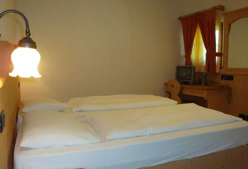 ベッドアンドブレックファースト Agritur Cornasest