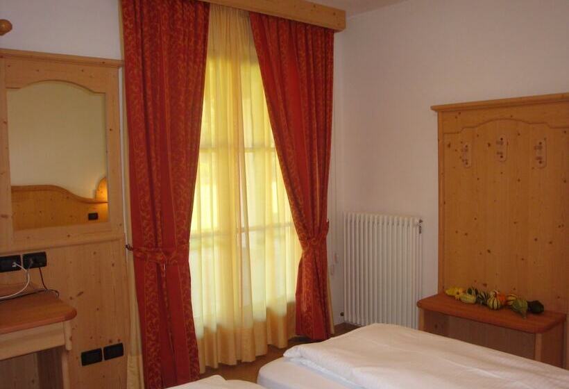 ベッドアンドブレックファースト Agritur Cornasest