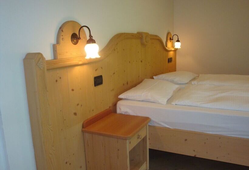 ベッドアンドブレックファースト Agritur Cornasest