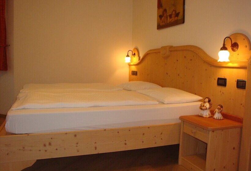 ベッドアンドブレックファースト Agritur Cornasest