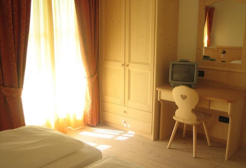 ベッドアンドブレックファースト Agritur Cornasest