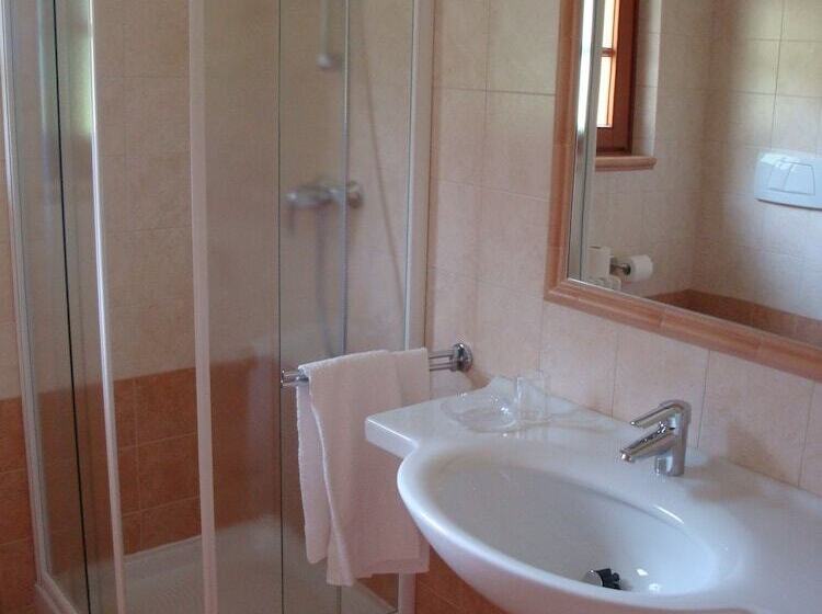 ベッドアンドブレックファースト Agritur Cornasest