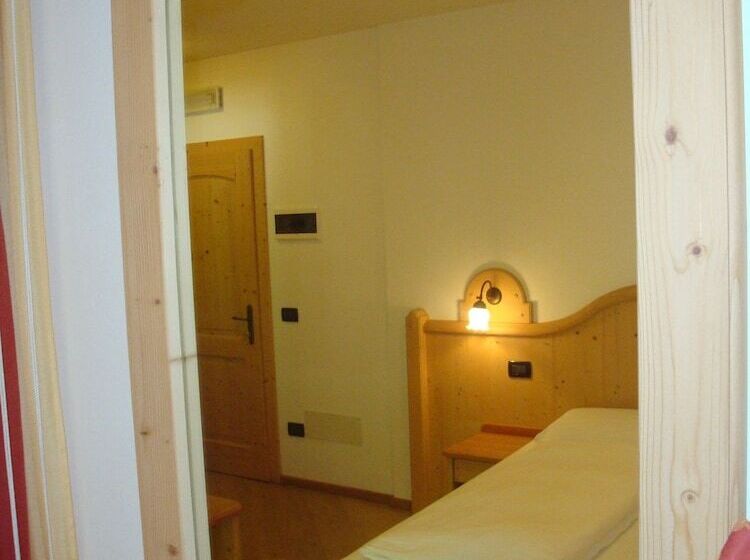 ベッドアンドブレックファースト Agritur Cornasest